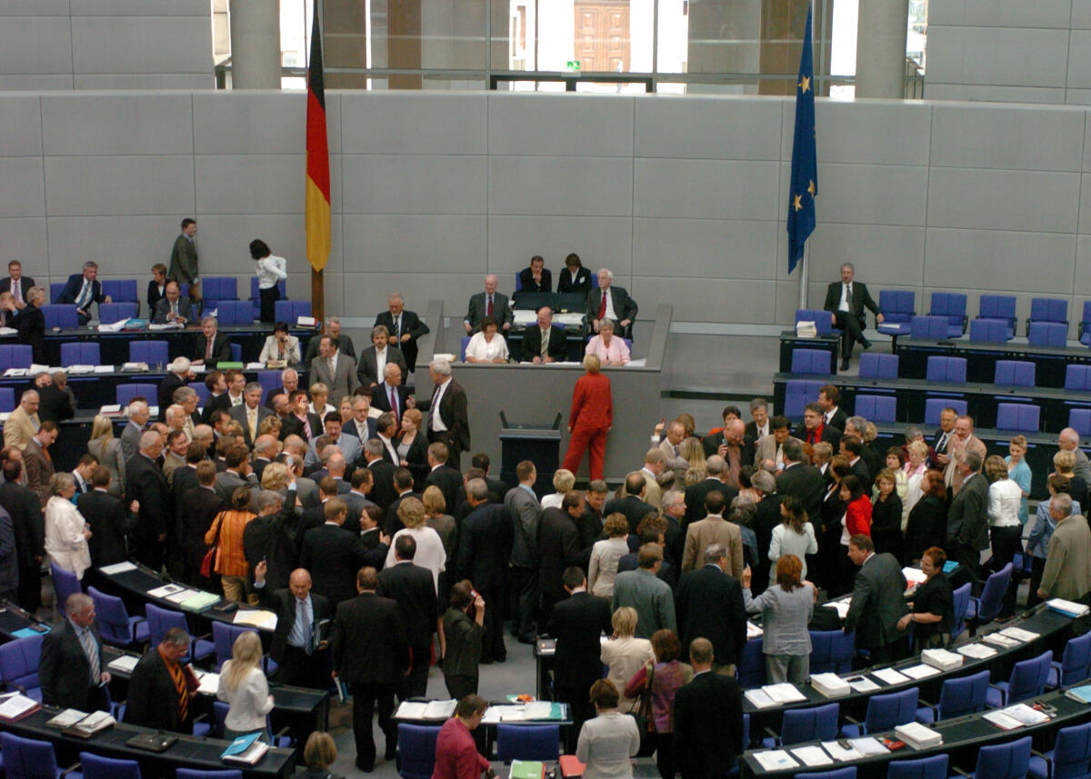  43. Sitzung Deutscher Bundestag, Namentliche Abstimmung  zum Tagesordnungspunkt 3 (TOP 3) Steueränderungsgesetz 2007; Plenum, Abgeordnete, Bundestagsabgeordnete, Plenarsitzung