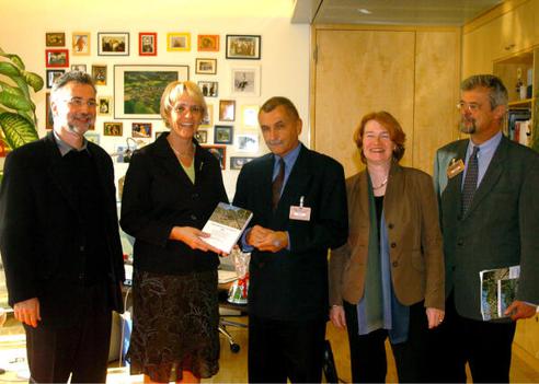 Kastner, Susanne; Hippler, Jochen; Mutz, Reinhard; Hauswedell, Corinna; Schoch, Bruno Jakob-Kaiser-Haus, Innenansicht