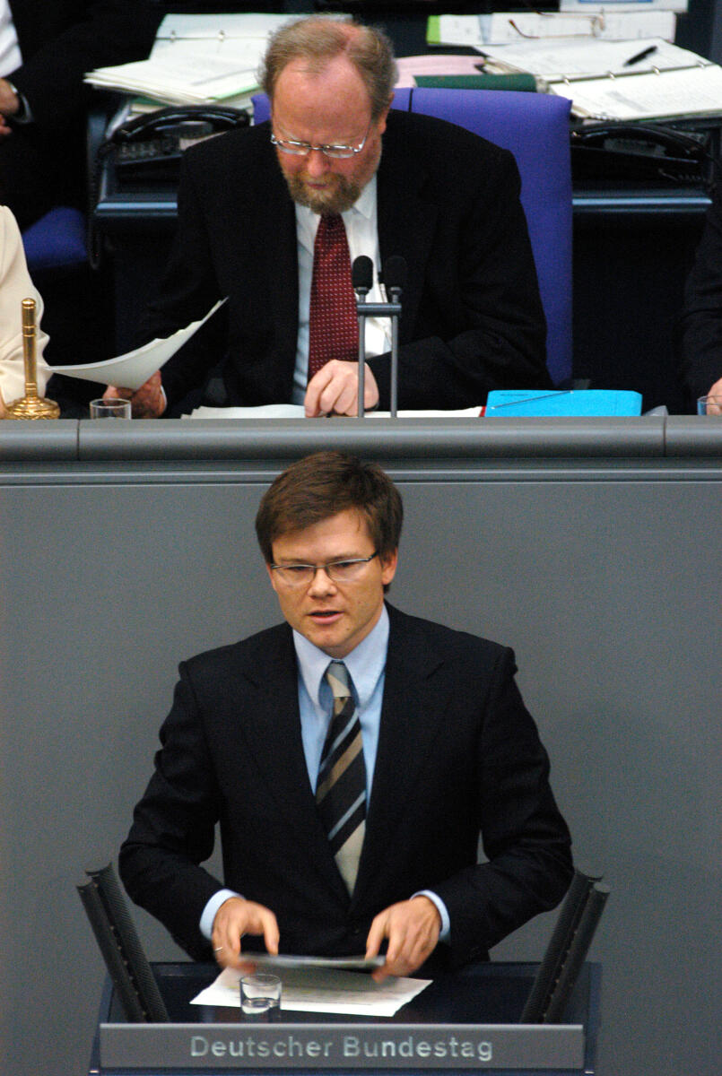 Schneider, Carsten; Thierse, Wolfgang Carsten Schneider,  SPD, MdB, Rede, 36. Sitzung des Deutschen Bundestages, TOP 5 "Haushaltsbegleitgesetz 2006". Vorsitz: Bundestagsvizepräsident Wolfgang Thierse, SPD