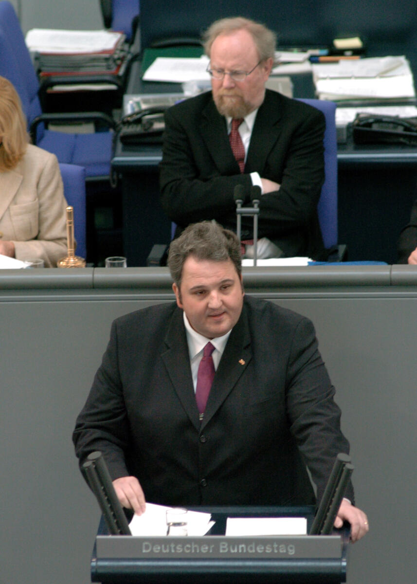 Dressel, Carl-Christian; Thierse, Wolfgang Carl-Christian Dressel, MdB, SPD, Rede, Deutscher Bundestag, 35. Sitzung, TOP 4, Thema: Bürokratieabbau, Vorsitz: Bundestagsvizepräsident Wolfgang Thierse, SPD.; Rednerpult.