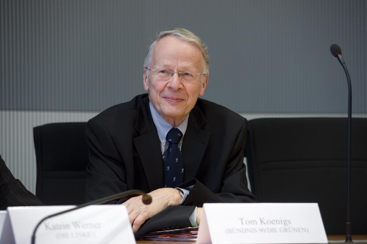 Konstituierende Sitzung des Ausschusses für Menschenrechte und humanitäre Hilfe des Deutschen Bundestages.; Hier Tom Koenigs, MdB, Bündnis90/Die Grünen, Vorsitzender des Ausschuss.; Ausschussvorsitzender Koenigs, Tom Konstituierende Sitzung des Ausschusses für Menschenrechte und humanitäre Hilfe des Deutschen Bundestages.; Hier Tom Koenigs, MdB, Bündnis90/Die Grünen, Vorsitzender des Ausschuss.; Ausschussvorsitzender