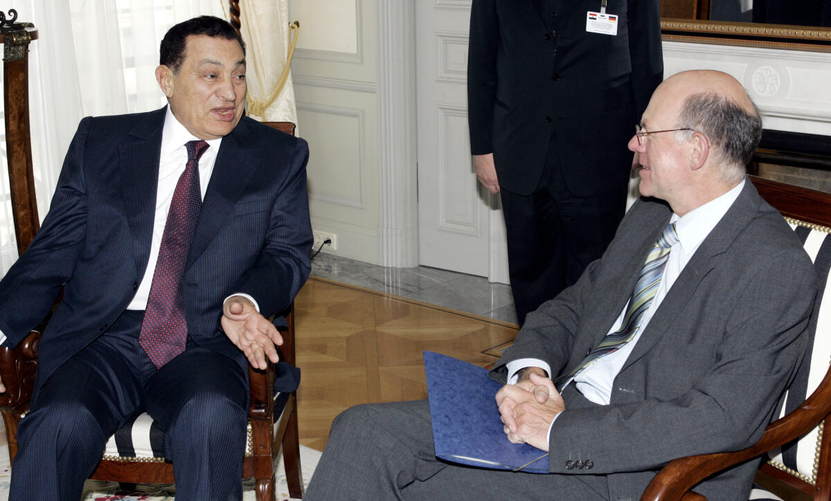 Lammert, Norbert; Mubarak, Husni Bundestagspräsident Dr. Norbert Lammert, CDU/CSU, trifft den ägyptischen Staatspräsidenten Hosni Mubarak im Hotel Adlon zu einem Gespräch.