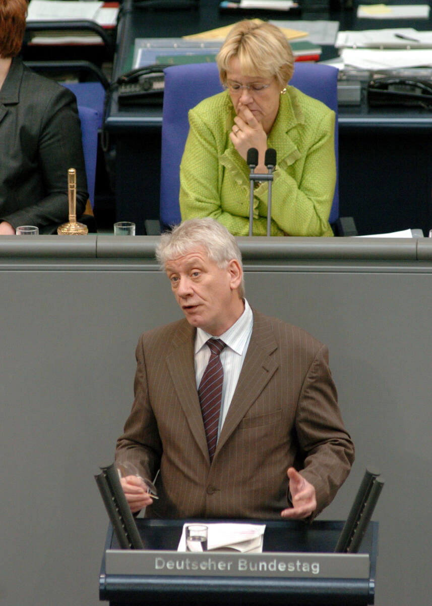Koppelin, Jürgen; Kastner, Susanne Jürgen Koppelin, MdB, FDP, Rede, Deutscher Bundestag, 29.Sitzung, TOP1, Epl 10, Thema: Haushaltsgesetz 2006, Ernährung, Landwirtschaft und Verbraucherschutz. Vorsitz: Bundestagsvizepräsidentin Dr. h. c. Susanne Kastner, SPD.; Rednerpult.