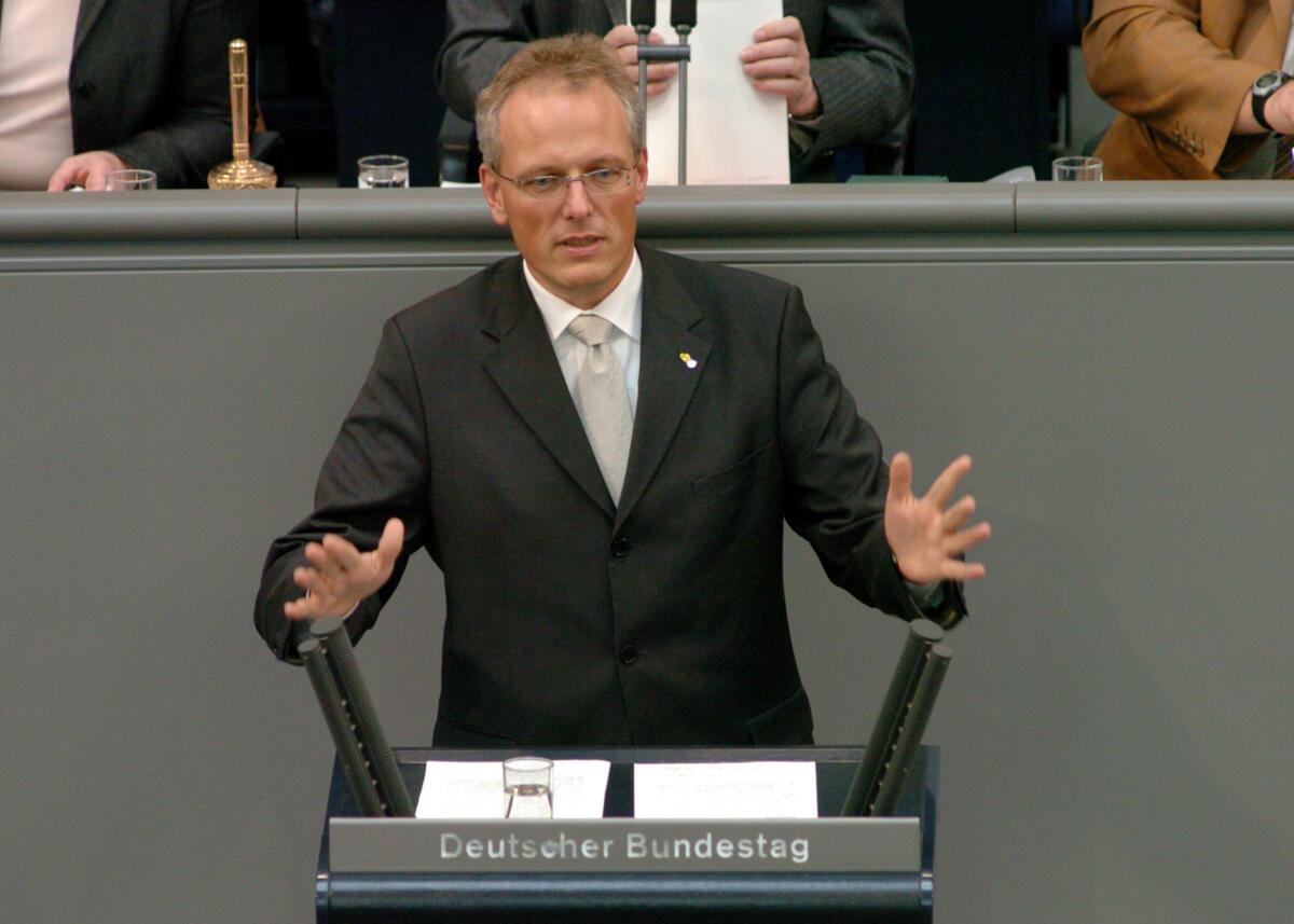 Ulrich Kelber, MdB, SPD, Rede, Deutscher Bundestag, 29.Sitzung, TOP1, Epl 10, Thema: Haushaltsgesetz 2006, Ernährung, Landwirtschaft und Verbraucherschutz.
Rednerpult. Kelber, Ulrich Ulrich Kelber, MdB, SPD, Rede, Deutscher Bundestag, 29.Sitzung, TOP1, Epl 10, Thema: Haushaltsgesetz 2006, Ernährung, Landwirtschaft und Verbraucherschutz.
Rednerpult.