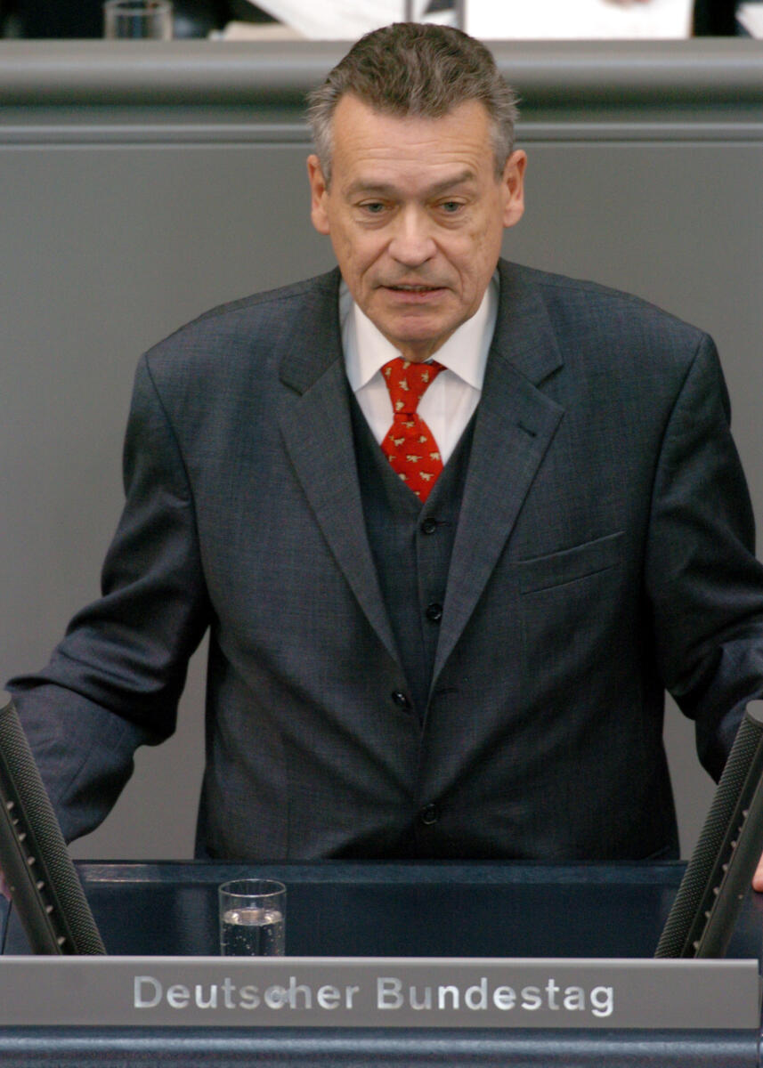 Bernhardt, Otto Otto Bernhardt, MdB, CDU/CSU, Rede, Deutscher Bundestag, 25.Sitzung, TOP4, Thema: Reform der direkten Steuern, Redner 2

Rednerpult