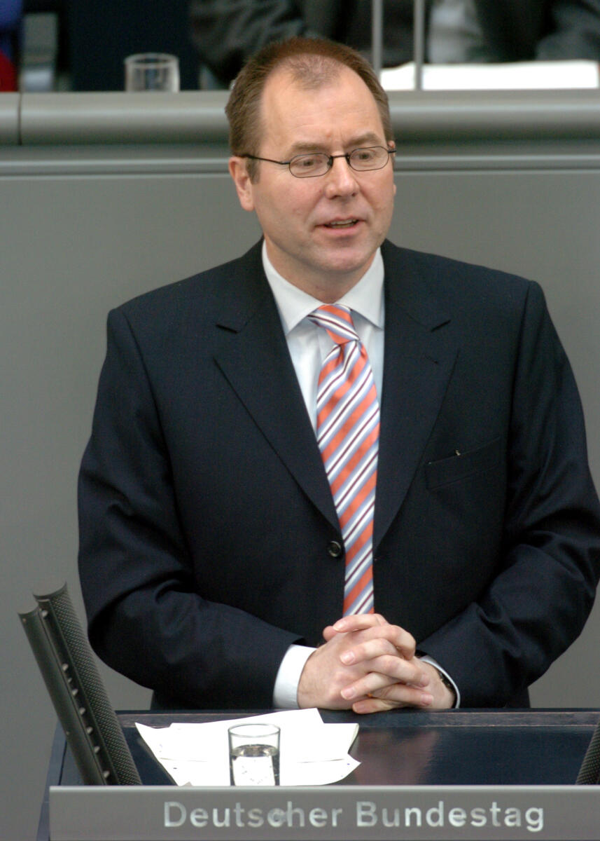 Kolb, Heinrich Leonhard Dr. Heinrich Leonhard Kolb, MdB, FDP, Rede, Deutscher Bundestag, 25.Sitzung, TOP3, Thema: Förderung ganzjähriger Beschäftigung, Redner 8; Rednerpult