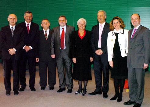 Seks, Vladimir; Hasselfeldt, Gerda; Ramsauer, Peter; Koschyk, Hartmut; Cvjetkovic, Vesna Kurelec Reichstagsgebäude, Empfangsraum