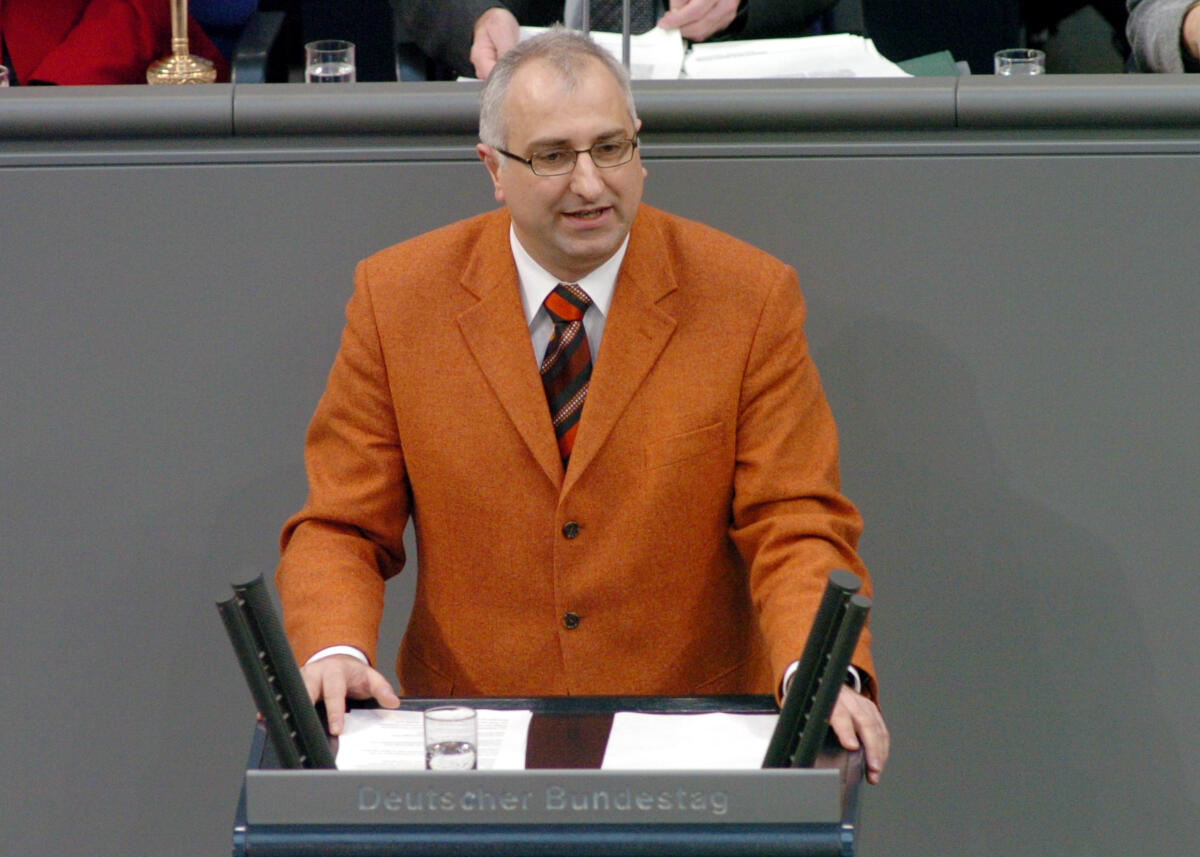 Rohde, Jörg Jörg Rohde, MdB, FDP, Rede, Deutscher Bundestag, 25.Sitzung, TOP3, Thema: Förderung ganzjähriger Beschäftigung.; Rednerpult