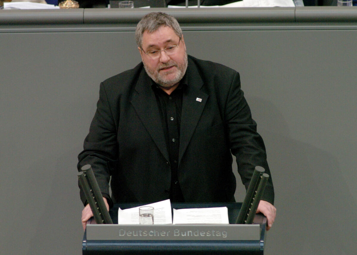 Troost, Axel Dr. Axel Troost, MdB, DIE LINKE., Rede Deutscher Bundestag, 19. Sitzung, TOP3, Thema: Steuerpolitik.; Rednerpult.