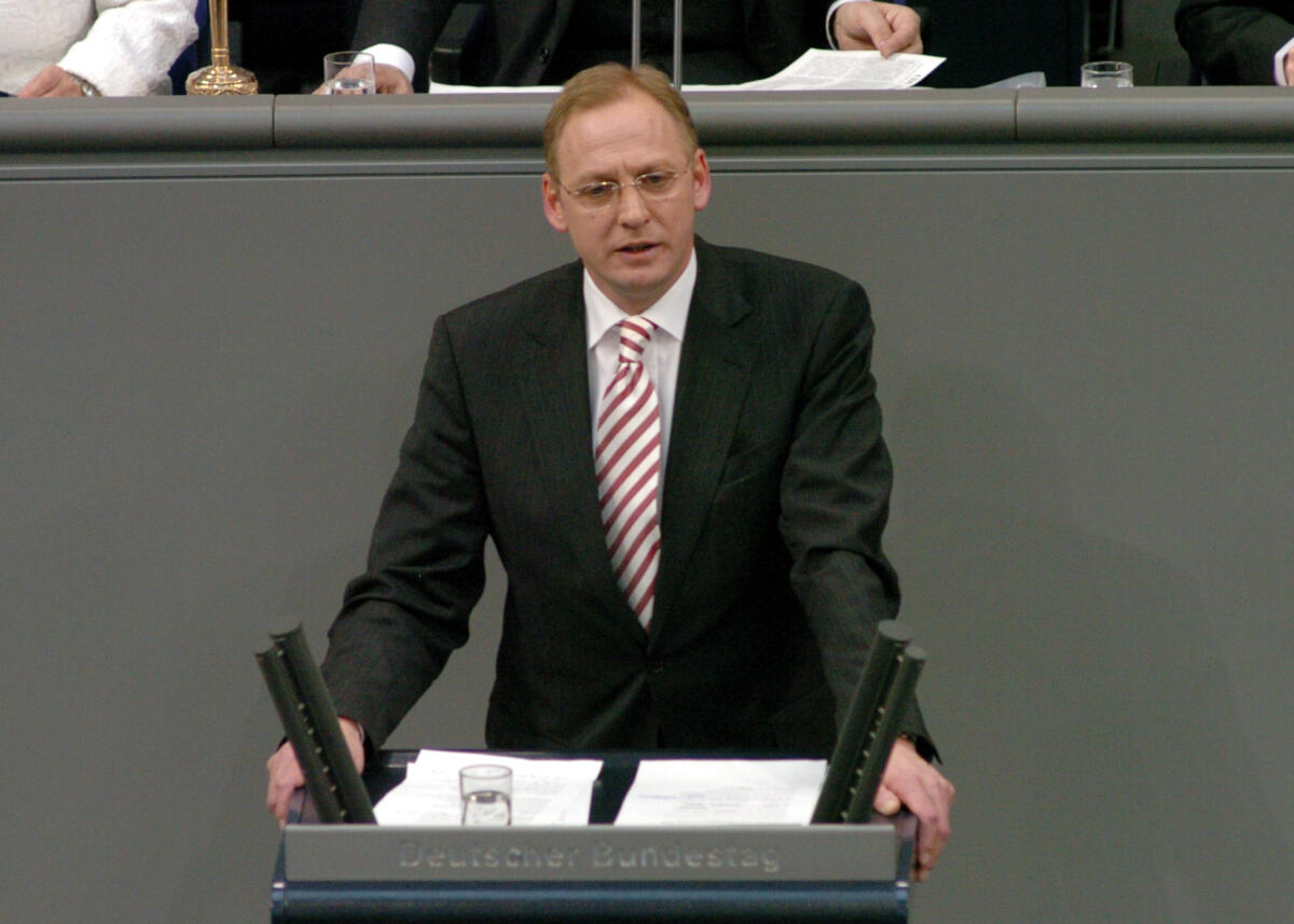 Holzenkamp, Franz-Josef Franz-Josef Holzenkamp, MdB, CDU/CSU, Rede Deutscher Bundestag, 19. Sitzung, ZP2, Thema: Zur aktuellen Situation zur Vogelgrippe.; Rednerpult.