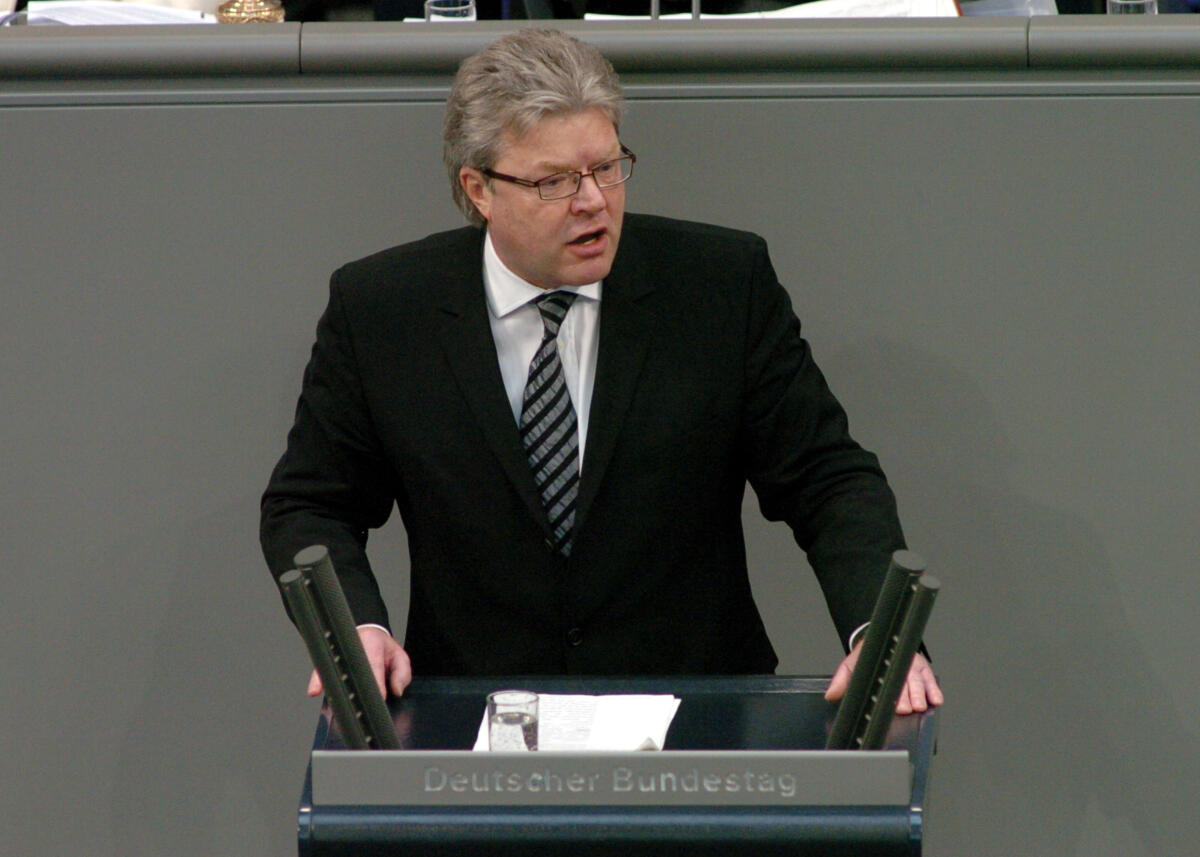 Krüger, Hans-Ulrich Dr. Hans-Ulrich Krüger, MdB, SPD, Rede Deutscher Bundestag, 19. Sitzung, TOP3, Thema: Steuerpolitik.; Rednerpult.