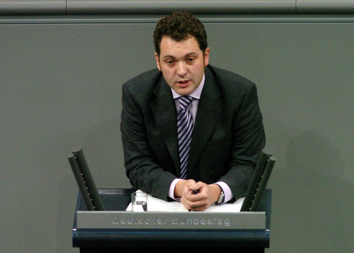 Meierhofer, Horst Horst Meierhofer, FDP, MdB,  Rede 16. Sitzung Deutscher Bundestag TOP 7 Thema: Umwelt im Straßenverkehr; Rednerpult