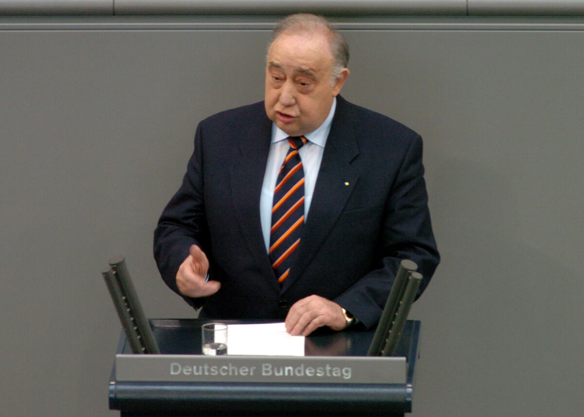 Friedhoff, Paul K. Paul K. Friedhoff, MdB, FDP, Rede Deutscher Bundestag, 16. Sitzung, TOP4, Thema: Mittelstandsförderung.; Rednerpult.