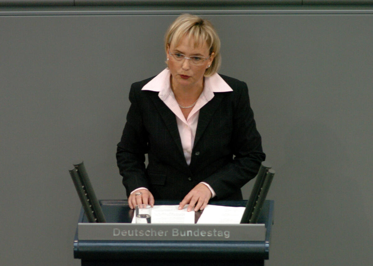 Wicklein, Andrea Andrea Wicklein, MdB, SPD, Rede Deutscher Bundestag, 16. Sitzung, TOP4, Thema: Mittelstandsförderung.

Rednerpult.