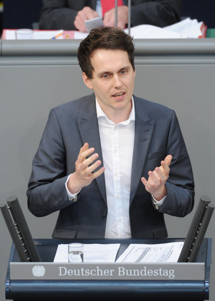 Sven-Christian Kindler, Bündnis 90/Die Grünen, Bundestagsabgeordneter, Abgeordneter, Mitglied Deutscher Bundestag, MdB, Rede, 100. Sitzung, Top 3, Thema: Nachtragshaushalt und Unterstützung von Kommunen, Redner 8.; Rednerpult. Kindler, Sven-Christian Sven-Christian Kindler, Bündnis 90/Die Grünen, Bundestagsabgeordneter, Abgeordneter, Mitglied Deutscher Bundestag, MdB, Rede, 100. Sitzung, Top 3, Thema: Nachtragshaushalt und Unterstützung von Kommunen, Redner 8.; Rednerpult.