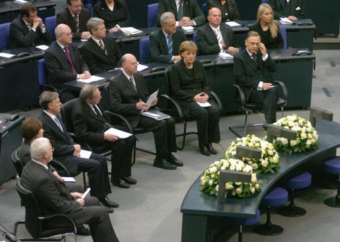 Carstensen, Peter Harry; Köhler, Eva Luise; Cramer, Ernst; Lammert, Norbert; Merkel, Angela; Papier, Hans-Jürgen Reichstagsgebäude, Plenarsaal
