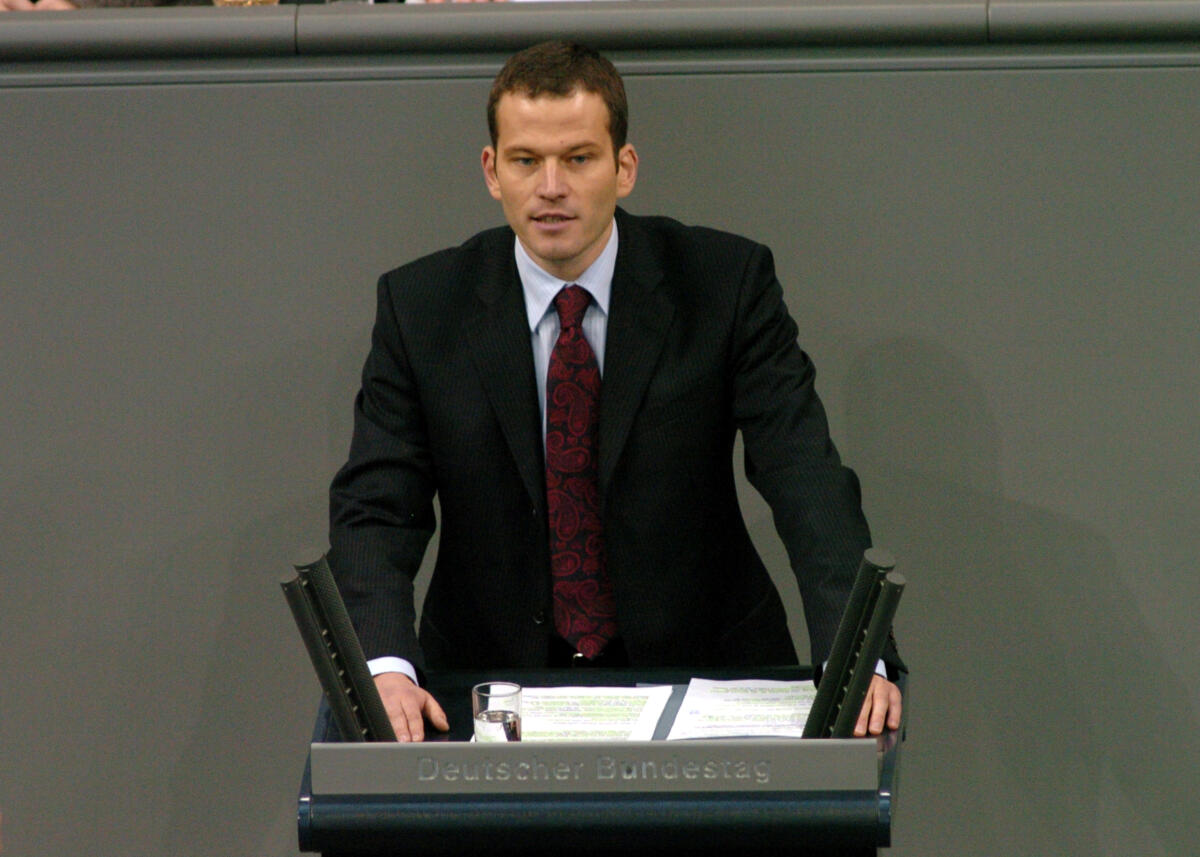 Albert Rupprecht, MdB, CDU/CSU, Rede, Deutscher Bundestag, 11. Sitzung, TOP 4, Thema: Gesetz gegen Wettbewerbsbeschränkungen.
Rednerpult. Rupprecht, Albert Albert Rupprecht, MdB, CDU/CSU, Rede, Deutscher Bundestag, 11. Sitzung, TOP 4, Thema: Gesetz gegen Wettbewerbsbeschränkungen.
Rednerpult.