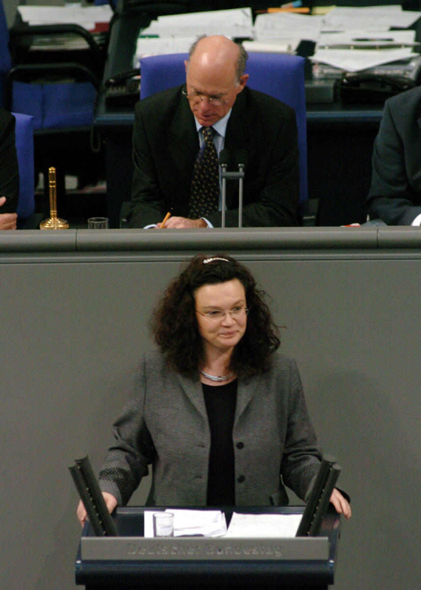 Nahles, Andrea; Lammert, Norbert Andrea Maria Nahles, MdB, SPD, Rede, Deutscher Bundestag, 11. Sitzung, TOP 3, Thema: SGB II. Vorsitz: Bundestagspräsident Dr. Norbert Lammert, CDU/CSU.; Rednerpult.
