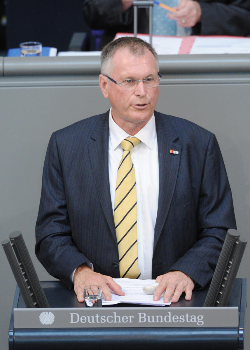 Singhammer, Johannes Johannes Singhammer, Bundestagsabgeordneter, Abgeordneter, Mitglied Deutscher Bundestag, MdB, Rede, 115. Sitzung, Top 4, Thema: Sterbebegleitung, Redner 17.; Rednerpult.