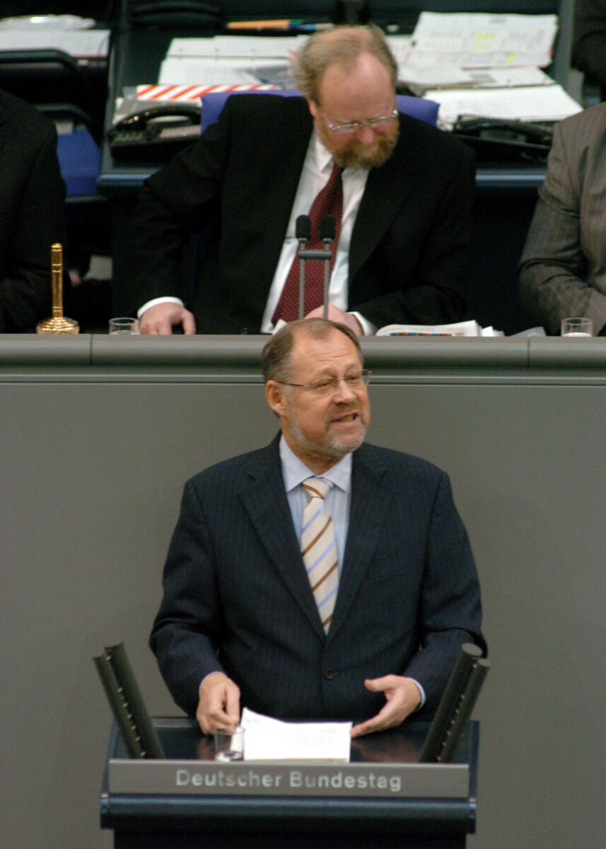 Walter Kolbow, MdB, SPD, Rede, Deutscher Bundestag, 6. Sitzung. Vorsitz: Bundestagsvizepräsident Wolfgang Thierse, SPD.
Rednerpult. Kolbow, Walter; Thierse, Wolfgang Walter Kolbow, MdB, SPD, Rede, Deutscher Bundestag, 6. Sitzung. Vorsitz: Bundestagsvizepräsident Wolfgang Thierse, SPD.
Rednerpult.
