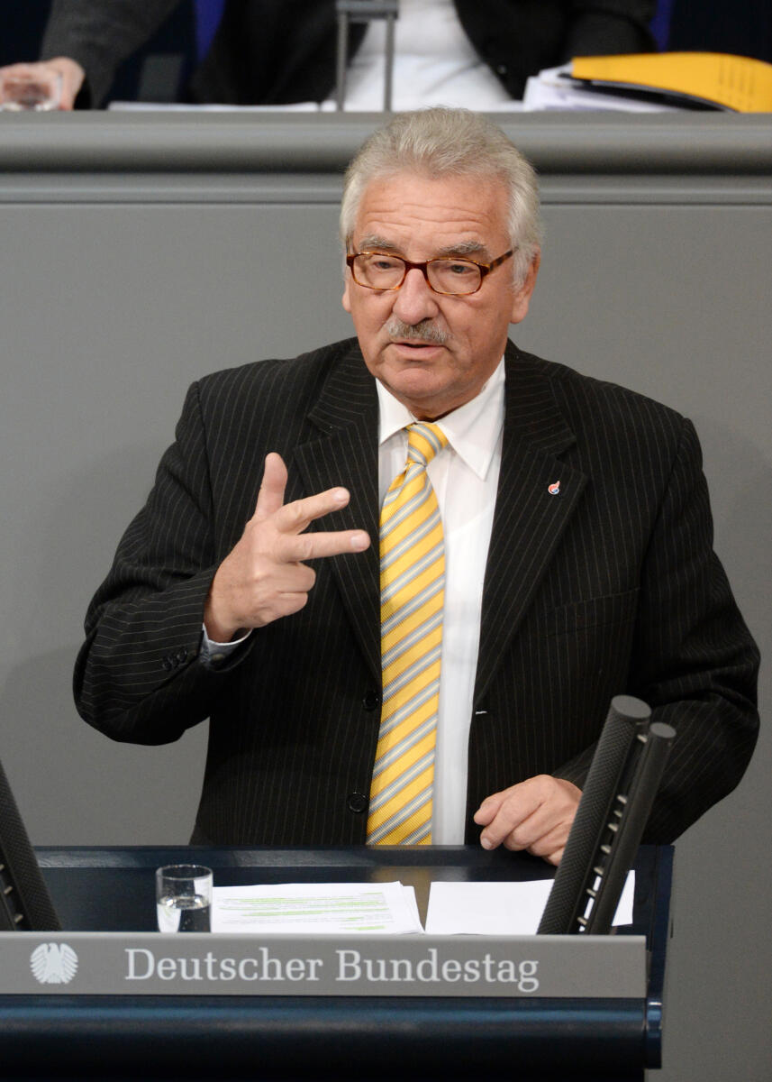 Jürgen Klimke, CDU/CSU, Bundestagsabgeordneter, Abgeordneter, Mitglied Deutscher Bundestag, MdB, Rede, 129. Sitzung, Top 1, Thema: Regierungserklärung - 70 Jahre Vereinte Nationen,; Redner 9.; Rednerpult. Klimke, Jürgen Jürgen Klimke, CDU/CSU, Bundestagsabgeordneter, Abgeordneter, Mitglied Deutscher Bundestag, MdB, Rede, 129. Sitzung, Top 1, Thema: Regierungserklärung - 70 Jahre Vereinte Nationen,; Redner 9.; Rednerpult.