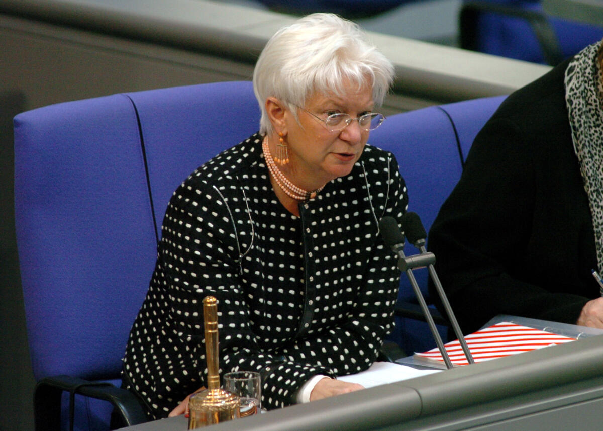Hasselfeldt, Gerda Bundestagsvizepräsidentin Gerda Hasselfeldt, CDU/CSU, bei der 5. Bundestagssitzung