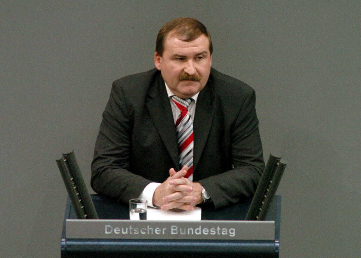Straubinger, Max Max Sraubinger, MdB, CDU/CSU, Rede, Deutscher Bundestag, 6. Sitzung.

Rednerpult.