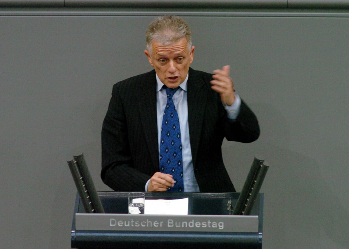 Kuhn, Fritz Fritz Kuhn, MdB, Bündnis 90/Die Grünen, Rede, Deutscher Bundestag, 4. Sitzung, TOP 1, Generalaussprache nach Regierungserklärung.

Rednerpult.
