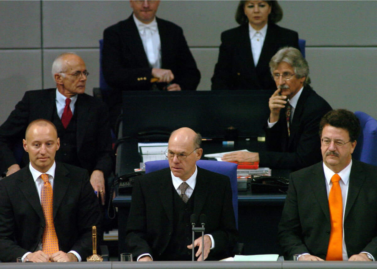 Fuchtel, Hans-Joachim; Kauch, Michael Wahl der Bundeskanzlerin; Vorsitz: Bundestagspräsident  Dr. Norbert Lammert, CDU/CSU; Schriftführer rechts: Michael Kauch, FDP; Schriftführer links: Hans-Joachim Fuchtel, CDU/CSU