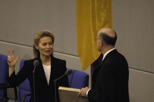 Leyen, Ursula von der; Lammert, Norbert Reichstagsgebäude, Plenarsaal