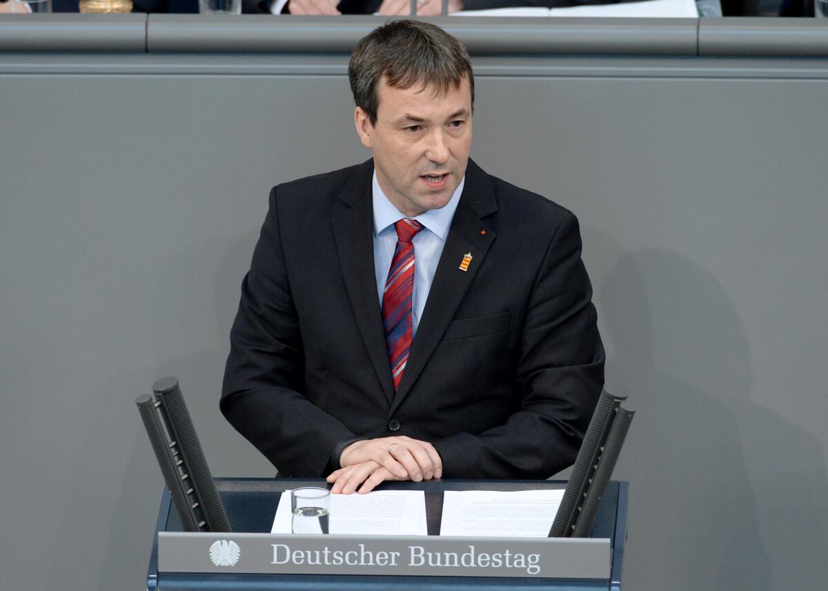 Saathoff, Johann Johann Saathoff, SPD, Bundestagsabgeordneter, Abgeordneter, Mitglied des Deutschen Bundestages, MdB, Rede, Deutscher Bundestag, 14. Sitzung, Top 3, Thema: Regierungserklärung zur Sozialen Marktwirtschaft heute und Aussprache.; Rednerpult.