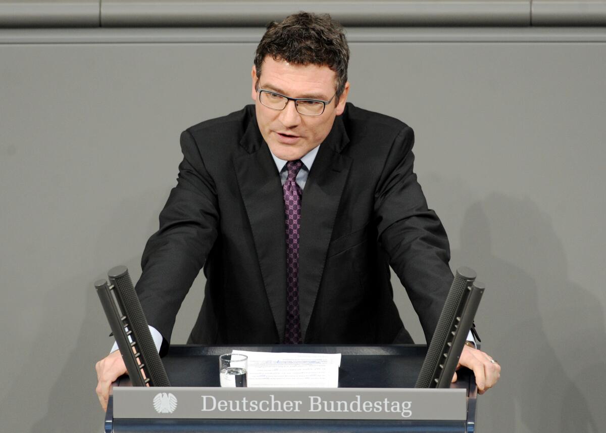 Dr. Stefan Kaufmann, CDU/CSU, Bundestagsabgeordneter, Abgeordneter, Mitglied des Deutschen Bundestages, MdB, Rede, Deutscher Bundestag, 8. Sitzung, Top 3, Thema: Pisa-Studie 2012.; Rednerpult. Kaufmann, Stefan Dr. Stefan Kaufmann, CDU/CSU, Bundestagsabgeordneter, Abgeordneter, Mitglied des Deutschen Bundestages, MdB, Rede, Deutscher Bundestag, 8. Sitzung, Top 3, Thema: Pisa-Studie 2012.; Rednerpult.