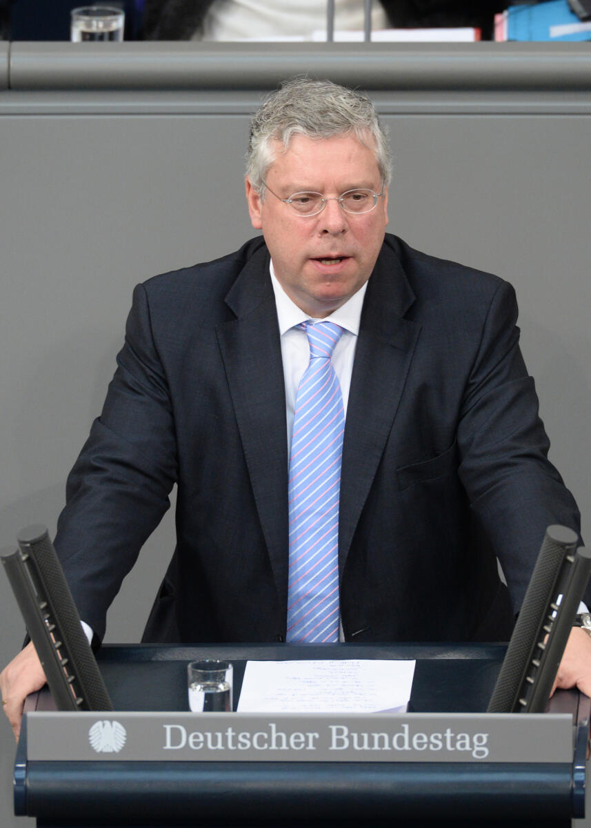 Jürgen Hardt, CDU/CSU, Bundestagsabgeordneter, Abgeordneter, Mitglied Deutscher Bundestag, MdB, Rede, 146. Sitzung, Top 5, Thema: Bundeswehreinsatz in Afghanistan (Resolute Support), Redner 5.; Rednerpult. Hardt, Jürgen Jürgen Hardt, CDU/CSU, Bundestagsabgeordneter, Abgeordneter, Mitglied Deutscher Bundestag, MdB, Rede, 146. Sitzung, Top 5, Thema: Bundeswehreinsatz in Afghanistan (Resolute Support), Redner 5.; Rednerpult.
