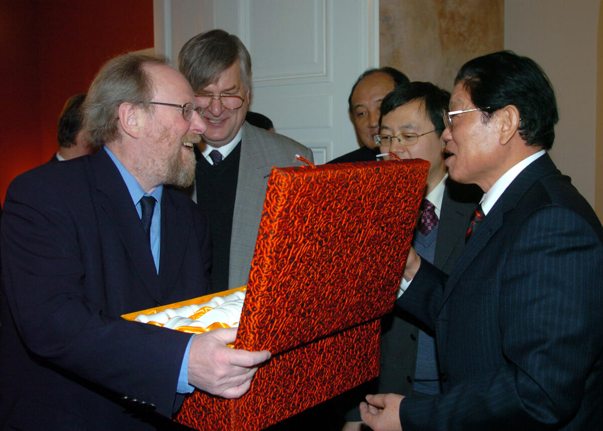 Thierse, Wolfgang; Thieying, Li Bundestagsvizepräsident Wolfgang Thierse, SPD,  empfängt den Vizepräsidenten des Ständigen Ausschusses des Nationalen Volkskongresses der Volksrepublik China, Li Tieying.