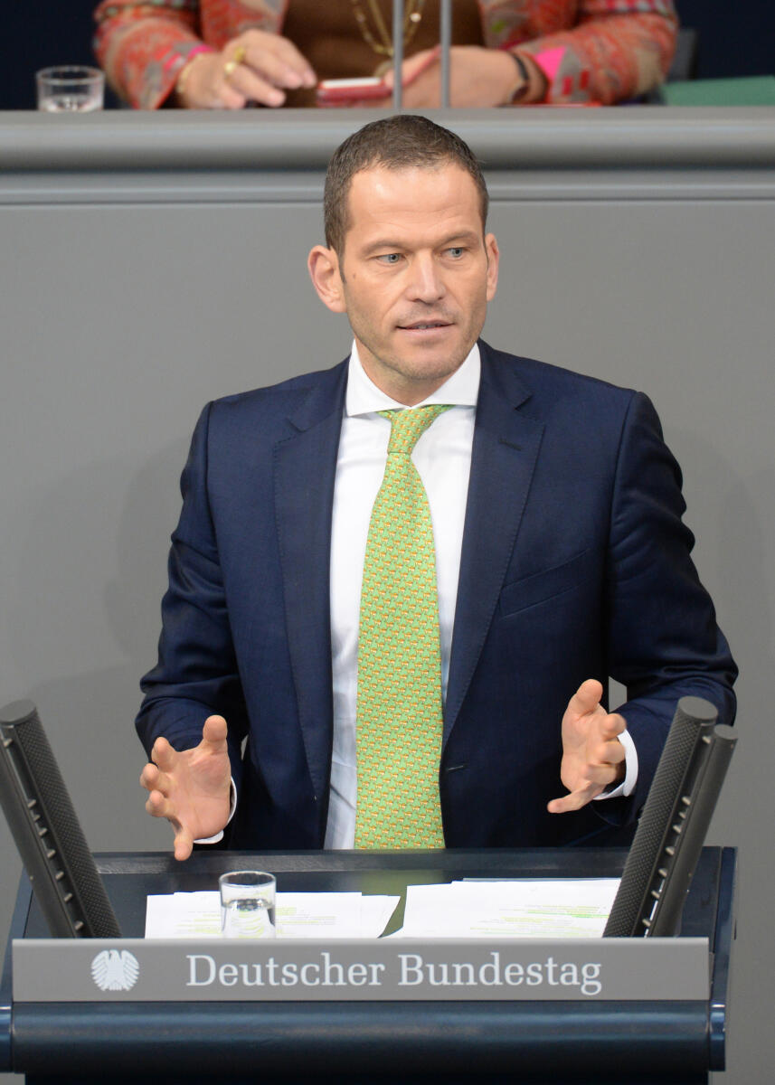 Albert Rupprecht, CDU/CSU, Bundestagsabgeordneter, Abgeordneter, Mitglied Deutscher Bundestag, MdB, Rede, 149. Sitzung, Top 4, Thema: Berufliche Aufstiegsfortbildung, Redner 7.; Rednerpult. Rupprecht, Albert Albert Rupprecht, CDU/CSU, Bundestagsabgeordneter, Abgeordneter, Mitglied Deutscher Bundestag, MdB, Rede, 149. Sitzung, Top 4, Thema: Berufliche Aufstiegsfortbildung, Redner 7.; Rednerpult.