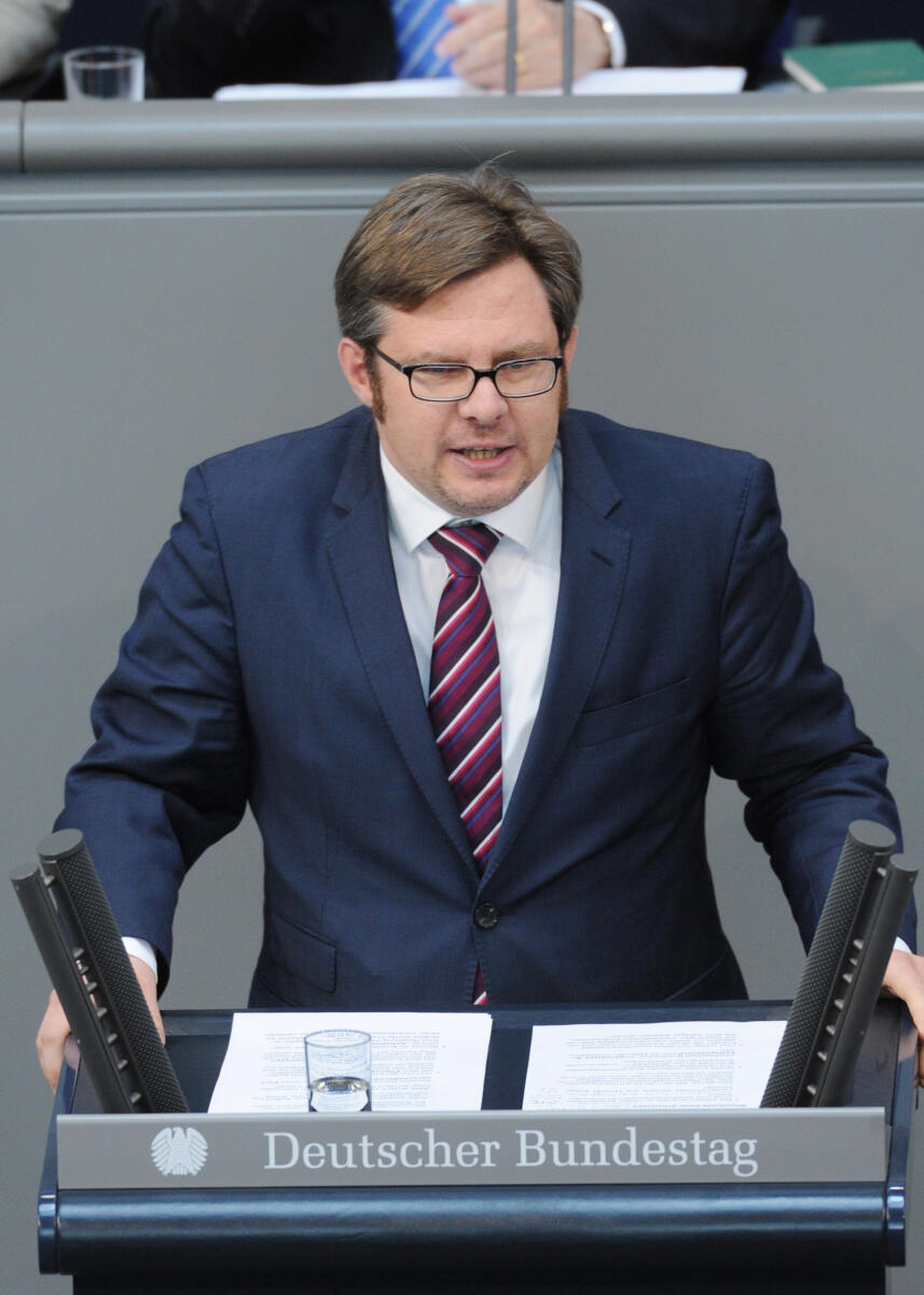 Rosemann, Martin Dr. Martin Rosemann, SPD, Bundestagsabgeordneter, Abgeordneter, Mitglied Deutscher Bundestag, MdB, Rede, 167. Sitzung, Top 4, Thema: Flexible Gestaltung der Arbeitszeit, Redner 10.; Rednerpult.