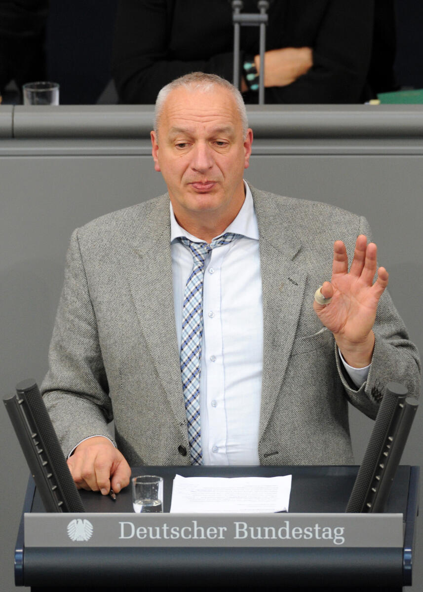 Dr. Harald Terpe, Bündnis 90/Die Grünen, Bundestagsabgeordneter, Abgeordneter, Mitglied Deutscher Bundestag, MdB, Rede, 198. Sitzung, TOP 1, Thema: Arzneimittelrechtliche Vorschriften (2. Lesung), Redner 8.; Rednerpult. Terpe, Harald Dr. Harald Terpe, Bündnis 90/Die Grünen, Bundestagsabgeordneter, Abgeordneter, Mitglied Deutscher Bundestag, MdB, Rede, 198. Sitzung, TOP 1, Thema: Arzneimittelrechtliche Vorschriften (2. Lesung), Redner 8.; Rednerpult.