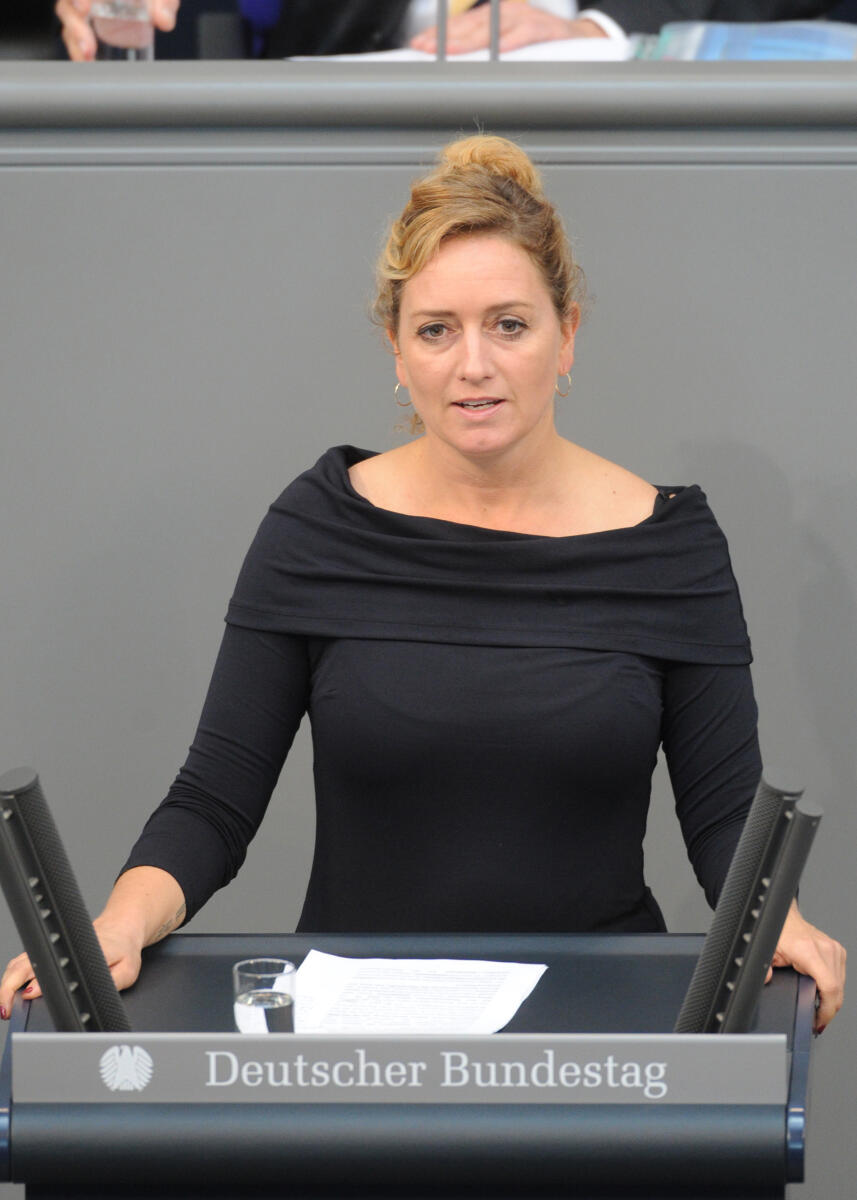 Lay, Caren Caren Lay, DIE LINKE, Bundestagsabgeordnete, Abgeordnete, Mitglied Deutscher Bundestag, MdB, Rede,; 193. Sitzung, TOP 4, Thema: Mietpreispolitik und Mieterschutz, Redner 1.; Rednerpult.