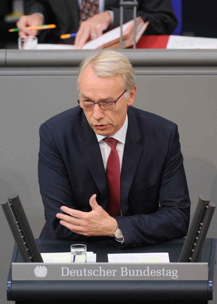 Bernhard Daldrup, SPD, Bundestagsabgeordneter, Abgeordneter, Mitglied Deutscher Bundestag, MdB, Rede, 196. Sitzung, TOP 3, Thema: Bundesbeteiligung an den Kosten der Integration, Redner 7.; Rednerpult. Daldrup, Bernhard Bernhard Daldrup, SPD, Bundestagsabgeordneter, Abgeordneter, Mitglied Deutscher Bundestag, MdB, Rede, 196. Sitzung, TOP 3, Thema: Bundesbeteiligung an den Kosten der Integration, Redner 7.; Rednerpult.