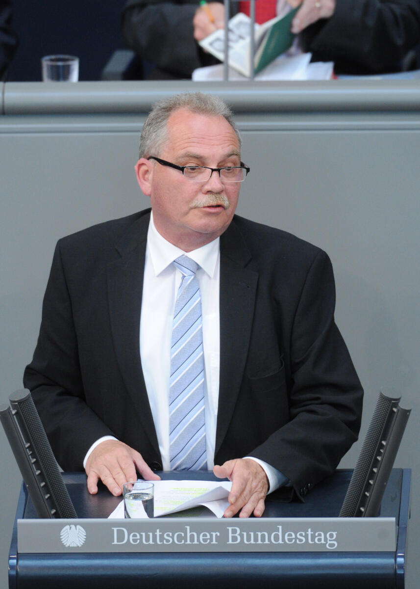Udo Schiefner, SPD, Bundestagsabgeordneter, Abgeordneter, Mitglied Deutscher Bundestag, MdB, Rede, 170. Sitzung, Top 3, Thema: Ausbau digitaler Hochgeschwindigkeitsnetze, Redner 8.; Rednerpult. Schiefner, Udo Udo Schiefner, SPD, Bundestagsabgeordneter, Abgeordneter, Mitglied Deutscher Bundestag, MdB, Rede, 170. Sitzung, Top 3, Thema: Ausbau digitaler Hochgeschwindigkeitsnetze, Redner 8.; Rednerpult.