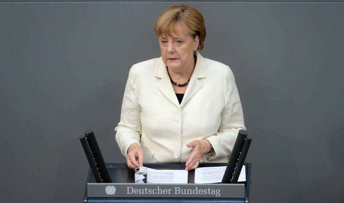Merkel, Angela Bundeskanzlerin Dr. Angela Merkel, CDU/CSU, hat am Donnerstag, 7. Juli 2016, eine Regierungserklärung im Bundestag vor Beginn des Nato-Gipfels in Warschau abgegeben