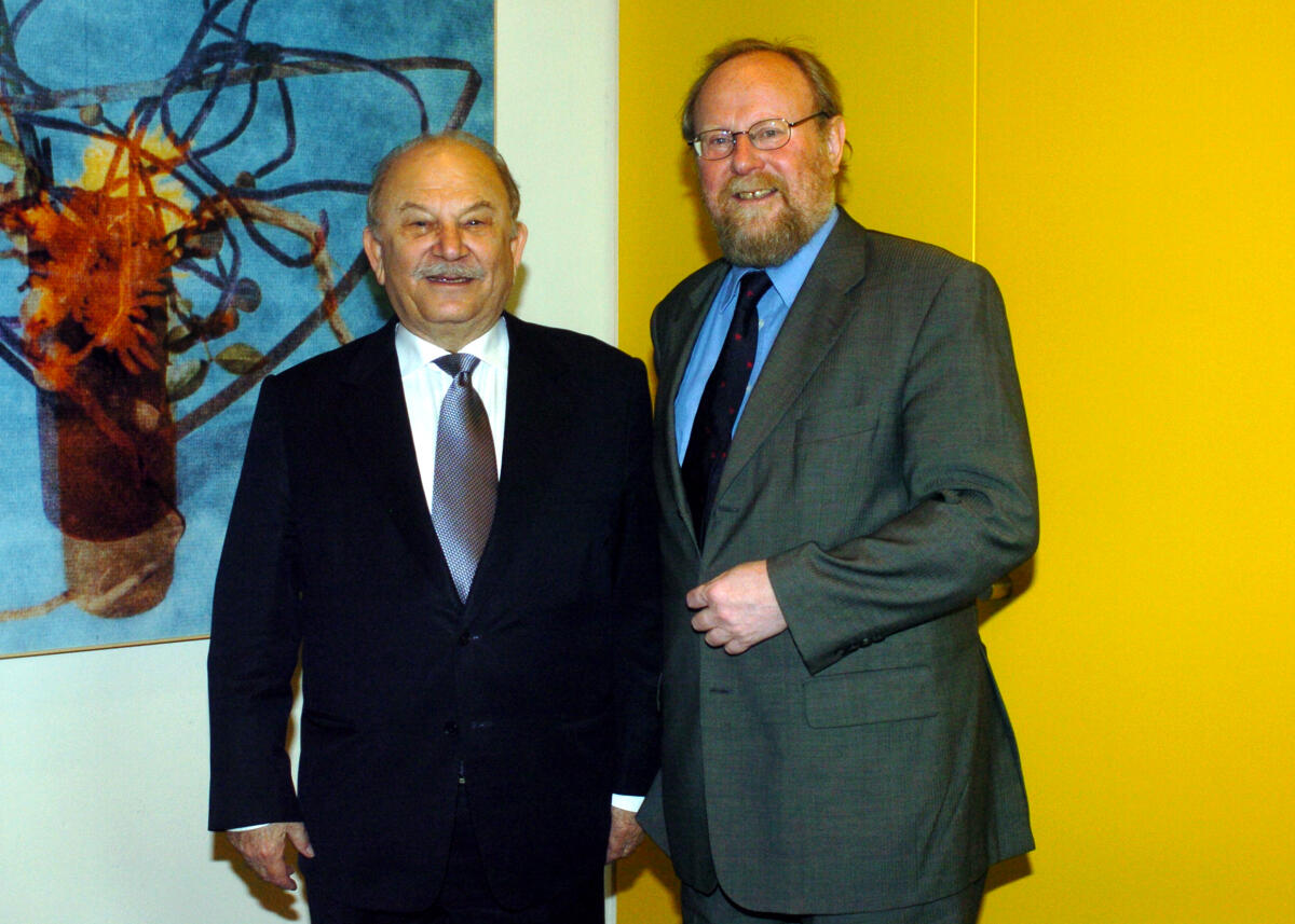 Thierse, Wolfgang; Iacovou, George Bundestagsvizepräsident Dr. h. c. Wolfgang Thierse, SPD, (re) empfängt den Außenminister der Republik Zypern, George Iacovou (li).