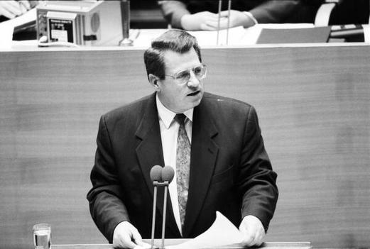 Günther, Horst Liegenschaften in Bonn, Plenargebäude