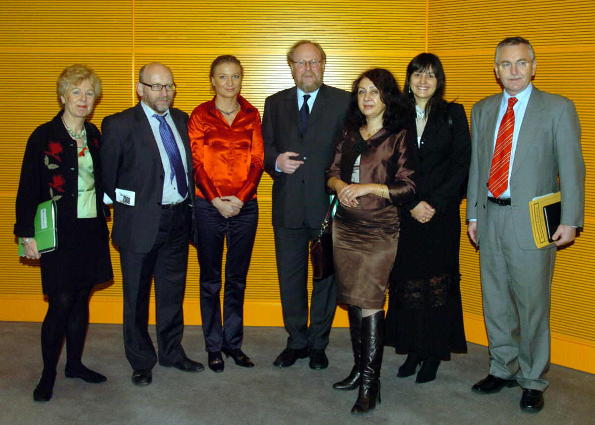 Thierse, Wolfgang; Schwall-Düren, Angelica; Hacker, Hans-Joachim Bundestagsvizepräsident Dr. h.c. Wolfgang Thierse, SPD, (mitte) empfängt eine Delegation des polnischen Parlaments, links: Dr. Angelika Schwall-Düren, SPD, rechts: Hans-Joachim Hacker, SPD.; Abgeordneter, Abgeordnete, Bundestagsabgeordneter, Bundestagsabgeordnete