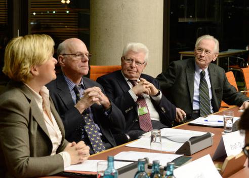 Lammert, Norbert; Högl, Eva; Grimm, Dieter; Oberreuter, Heinrich Jakob-Kaiser-Haus, Sitzungssaal