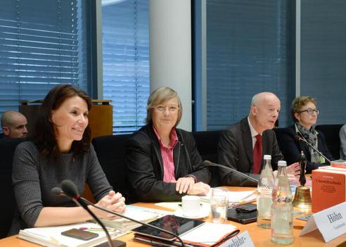 Höhn, Bärbel; Schwarzelühr-Sutter, Rita; Schellnhuber, Hans Joachim; Schlacke, Sabine Paul-Löbe-Haus, Sitzungssaal