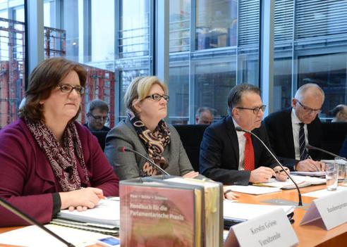 Griese, Kerstin; Kramme, Anette; Weise, Frank-Jürgen Paul-Löbe-Haus, Sitzungssaal