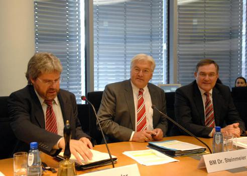 Hoppe, Thilo; Steinmeier, Frank-Walter; Jung, Franz Josef Paul-Löbe-Haus, Sitzungssaal
