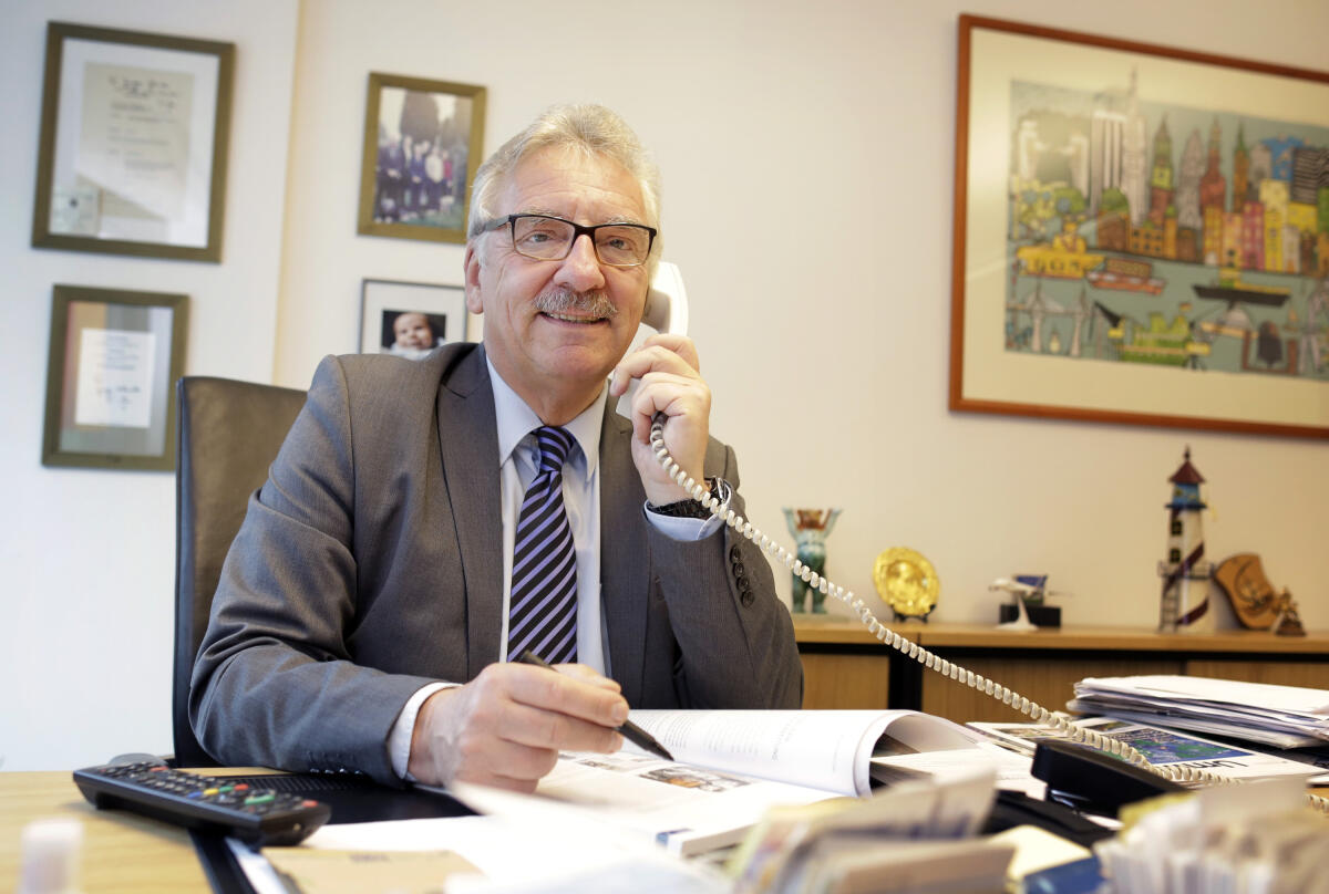 Jürgen Klimke, CDU/CSU, in seinem Berliner Büro. Klimke, Jürgen Jürgen Klimke, CDU/CSU, in seinem Berliner Büro.