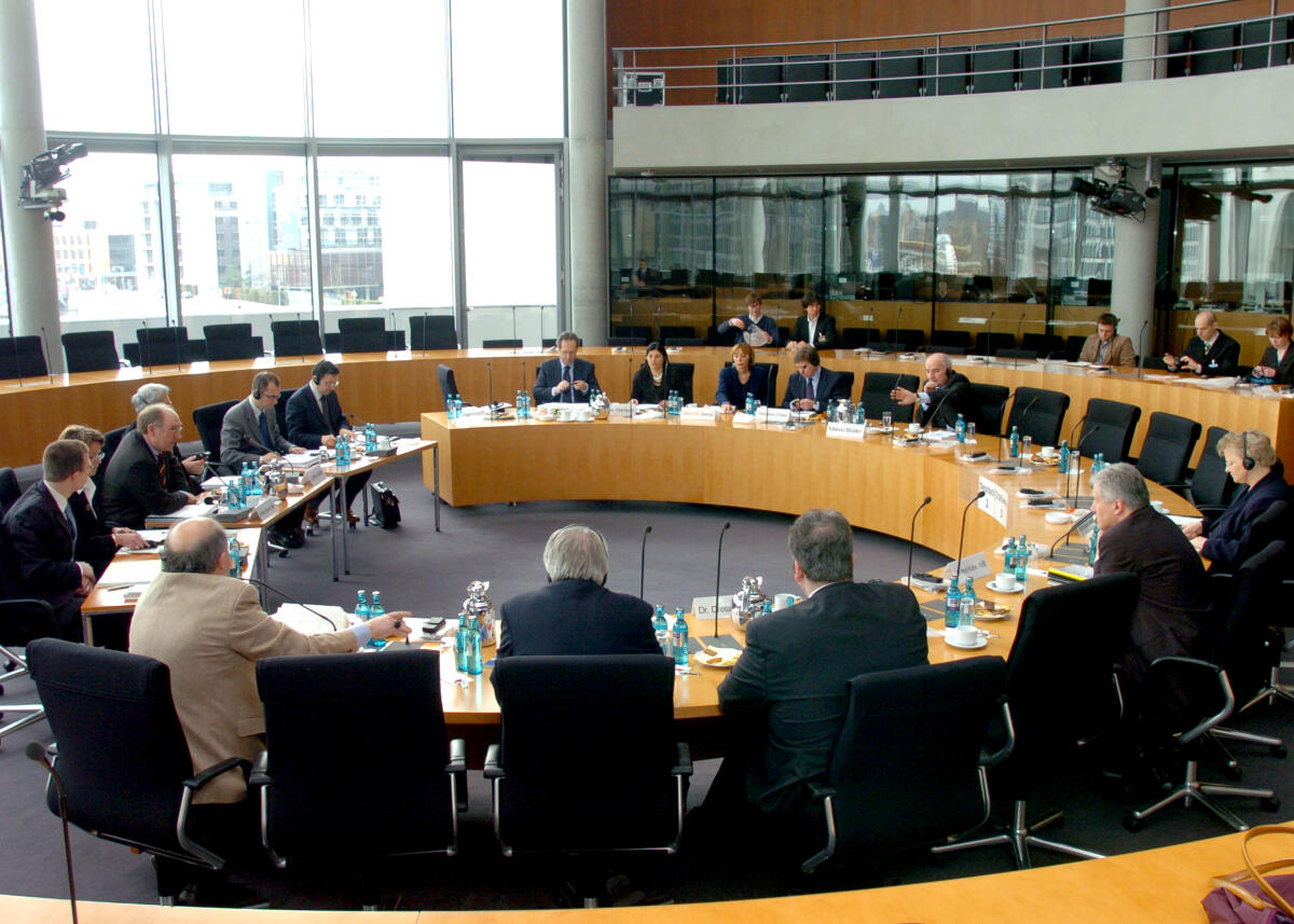 Gemeinsame Sitzung der Ausschüsse für verfassungsrechtliche Angelegenheiten des Deutschen Bundestages und des italienischen Abgeordnetenhauses im Europasaal des Paul-Löbe-Hauses.; Übersicht. Gemeinsame Sitzung der Ausschüsse für verfassungsrechtliche Angelegenheiten des Deutschen Bundestages und des italienischen Abgeordnetenhauses im Europasaal des Paul-Löbe-Hauses.; Übersicht.